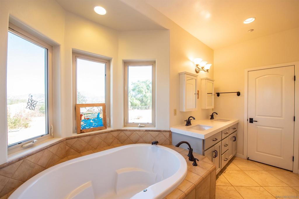 14909 Four Corners Property Photo 29