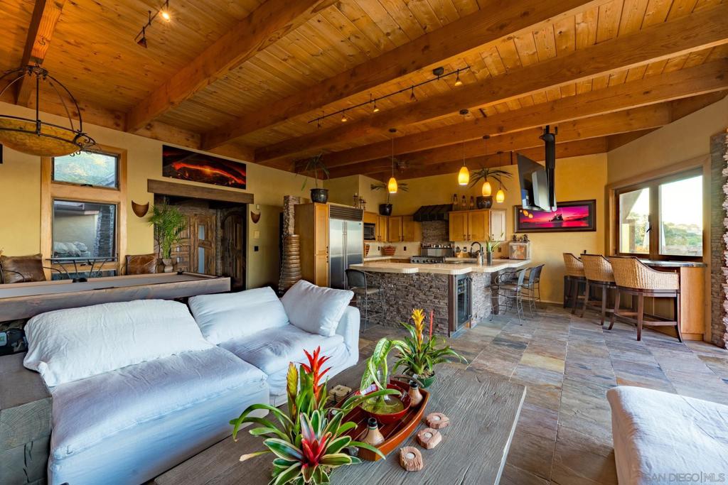 1173 Van Nuys Property Photo 8