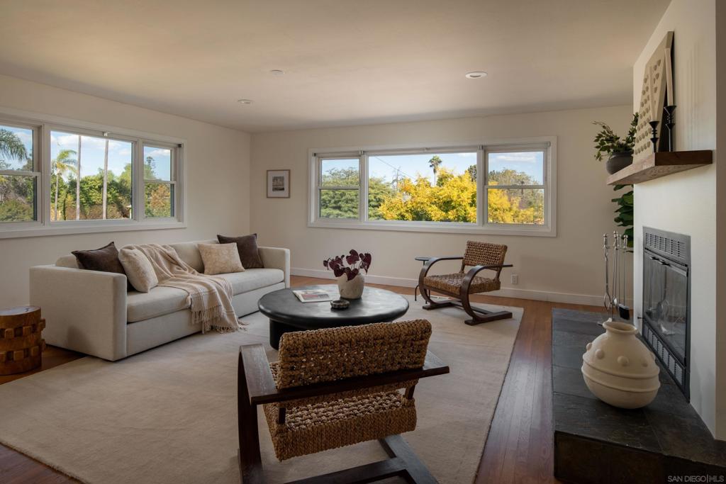 1610 Felton Property Photo 4