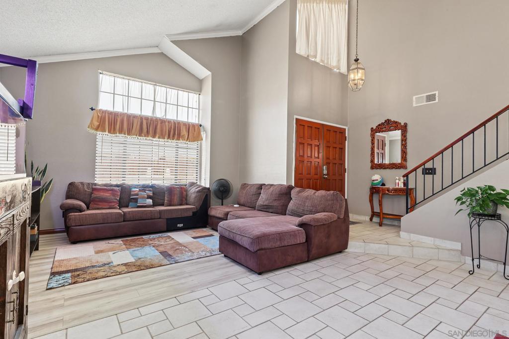 2055 Stillman Pl Property Photo 5