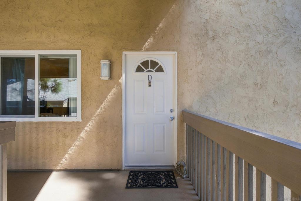 8692 Via Mallorca D Property Photo 4