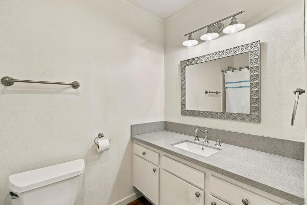 8692 Via Mallorca D Property Photo 19