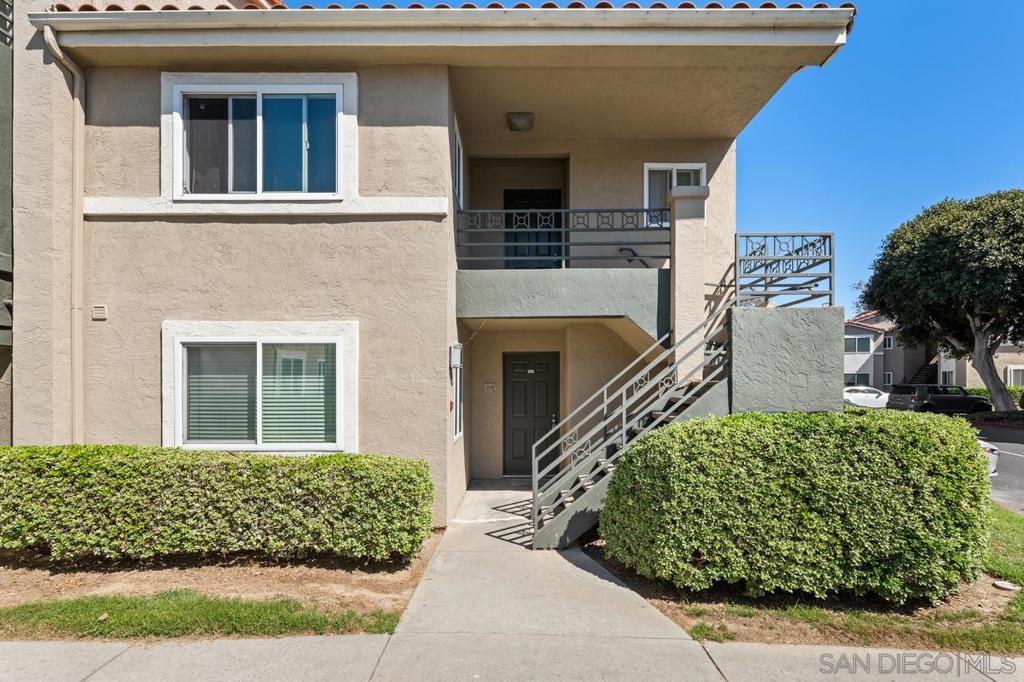 7425 Charmant Dr 2601 Property Photo 2