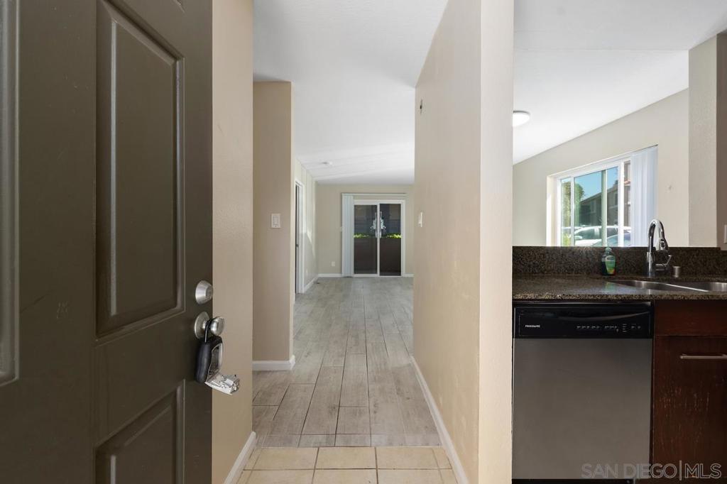 7425 Charmant Dr 2601 Property Photo 4