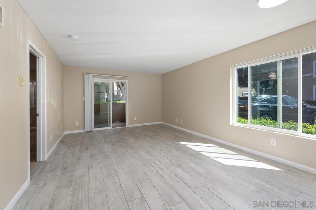 7425 Charmant Dr 2601 Property Photo 5