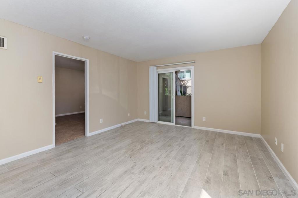 7425 Charmant Dr 2601 Property Photo 6