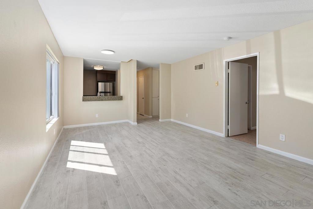 7425 Charmant Dr 2601 Property Photo 7