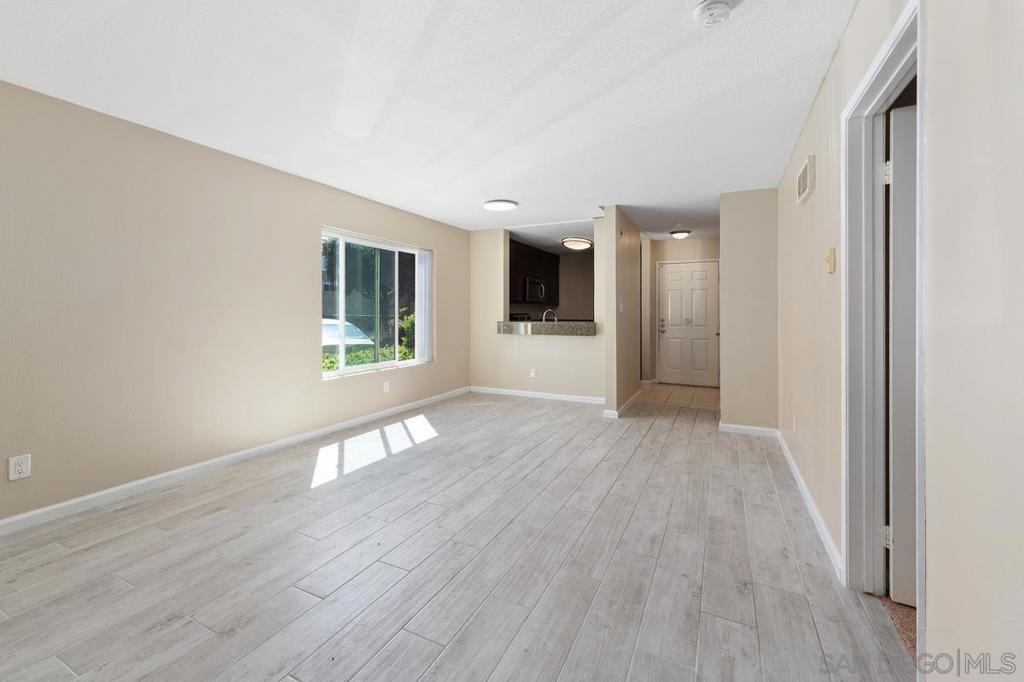 7425 Charmant Dr 2601 Property Photo 8