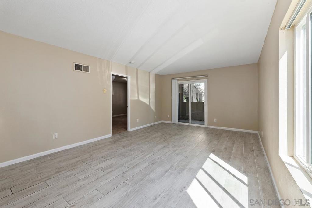 7425 Charmant Dr 2601 Property Photo 12
