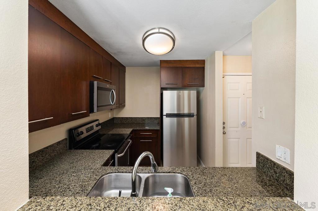 7425 Charmant Dr 2601 Property Photo 13
