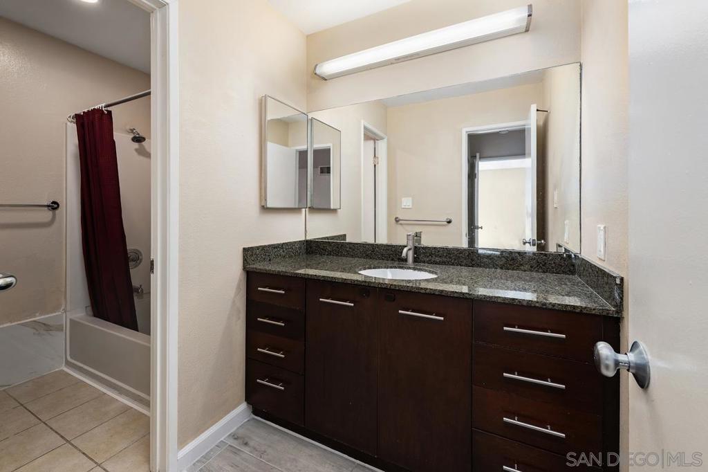 7425 Charmant Dr 2601 Property Photo 20
