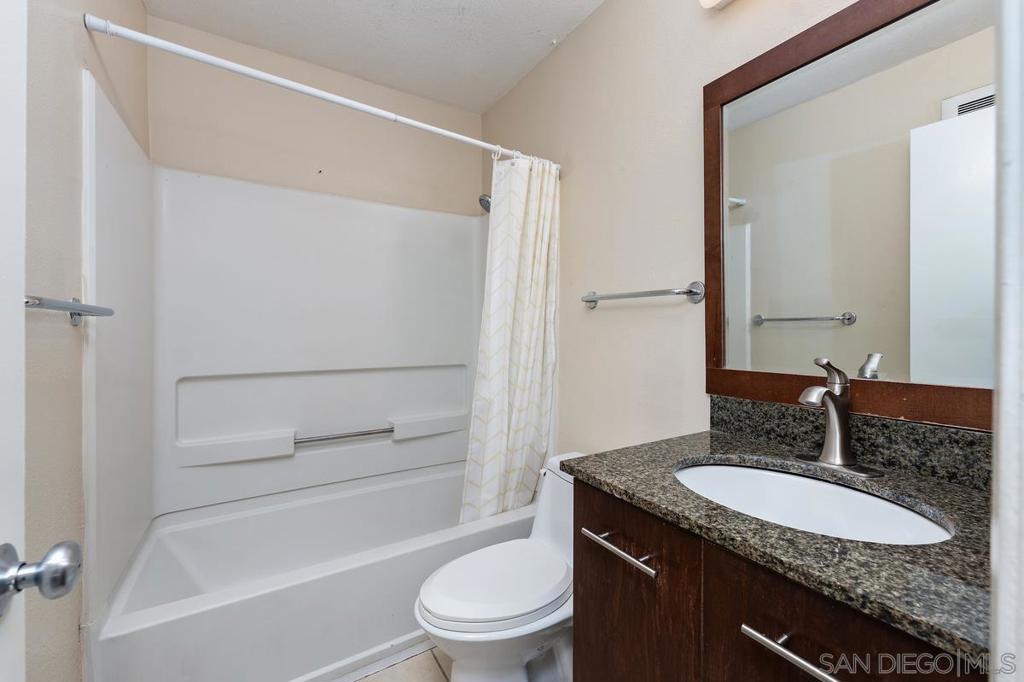 7425 Charmant Dr 2601 Property Photo 26