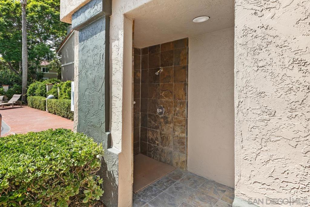 7425 Charmant Dr 2601 Property Photo 47