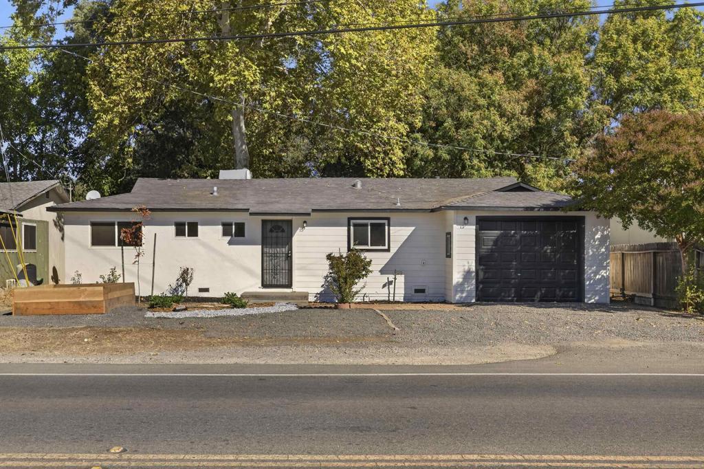 996 E Eaton Rd Property Photo 2