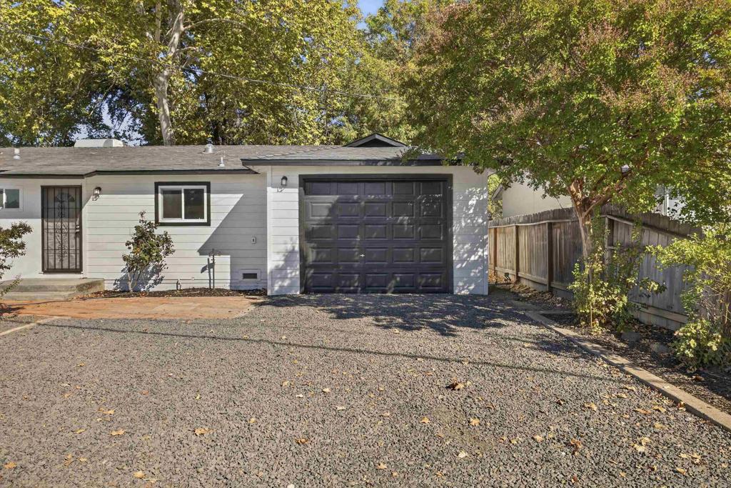 996 E Eaton Rd Property Photo 3
