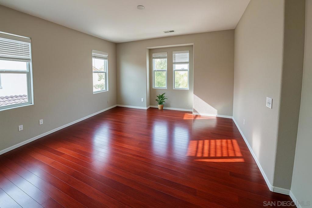 425 S Meadowbrook Dr 124 Property Photo 7