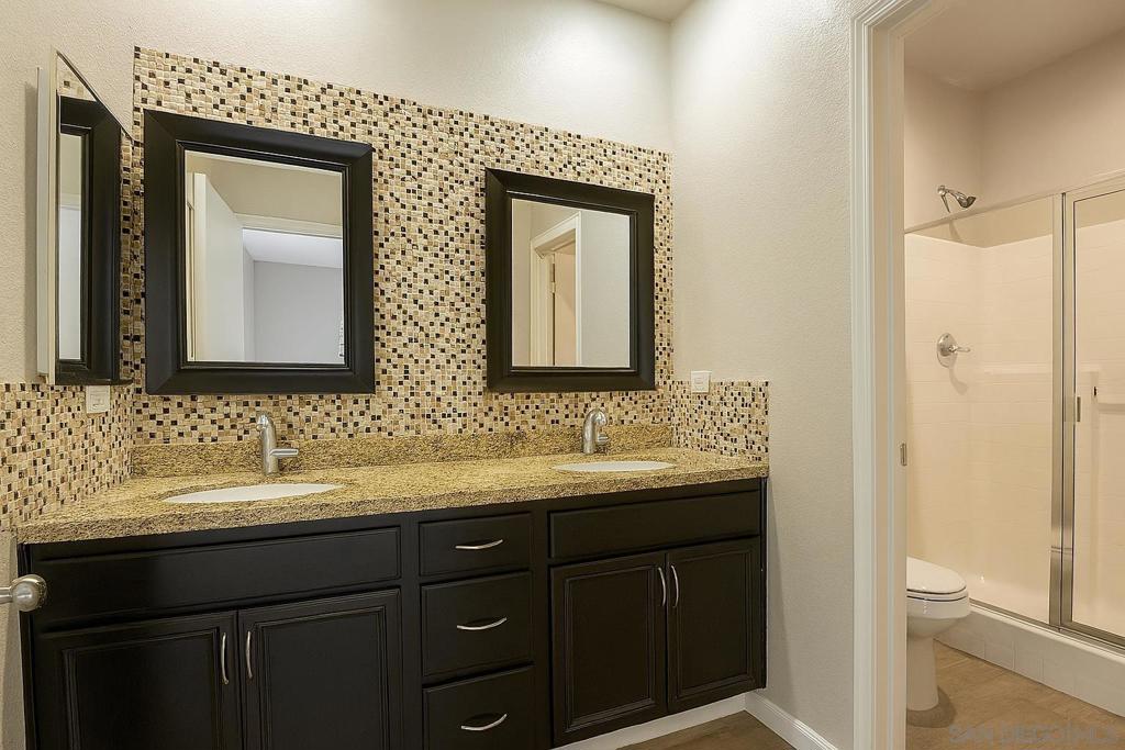 425 S Meadowbrook Dr 124 Property Photo 8