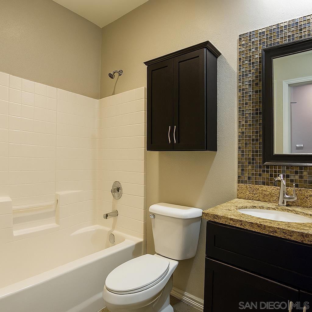 425 S Meadowbrook Dr 124 Property Photo 11