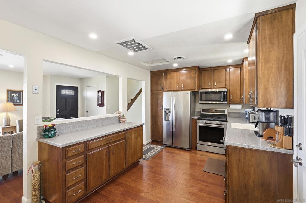 12886 Castle Court Drive Property Photo 8