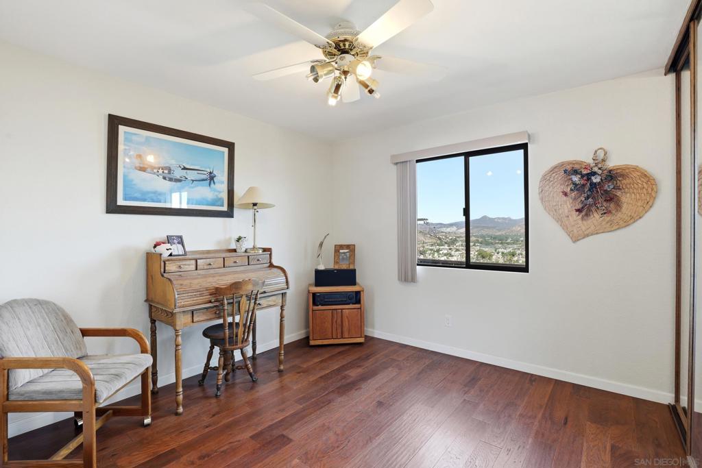 12886 Castle Court Drive Property Photo 13