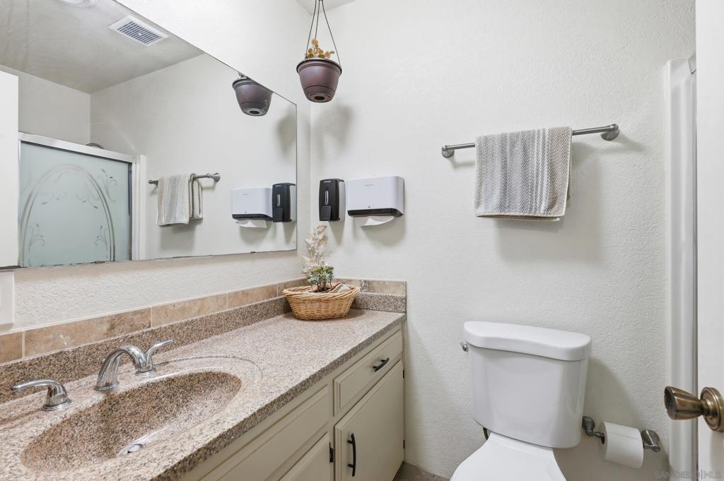 12886 Castle Court Drive Property Photo 14
