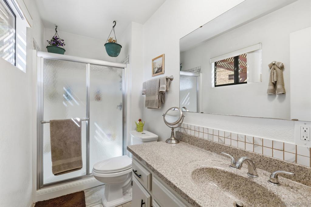 12886 Castle Court Drive Property Photo 18