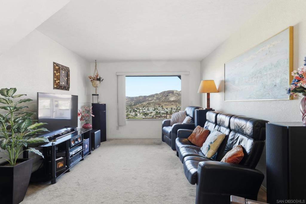12886 Castle Court Drive Property Photo 25
