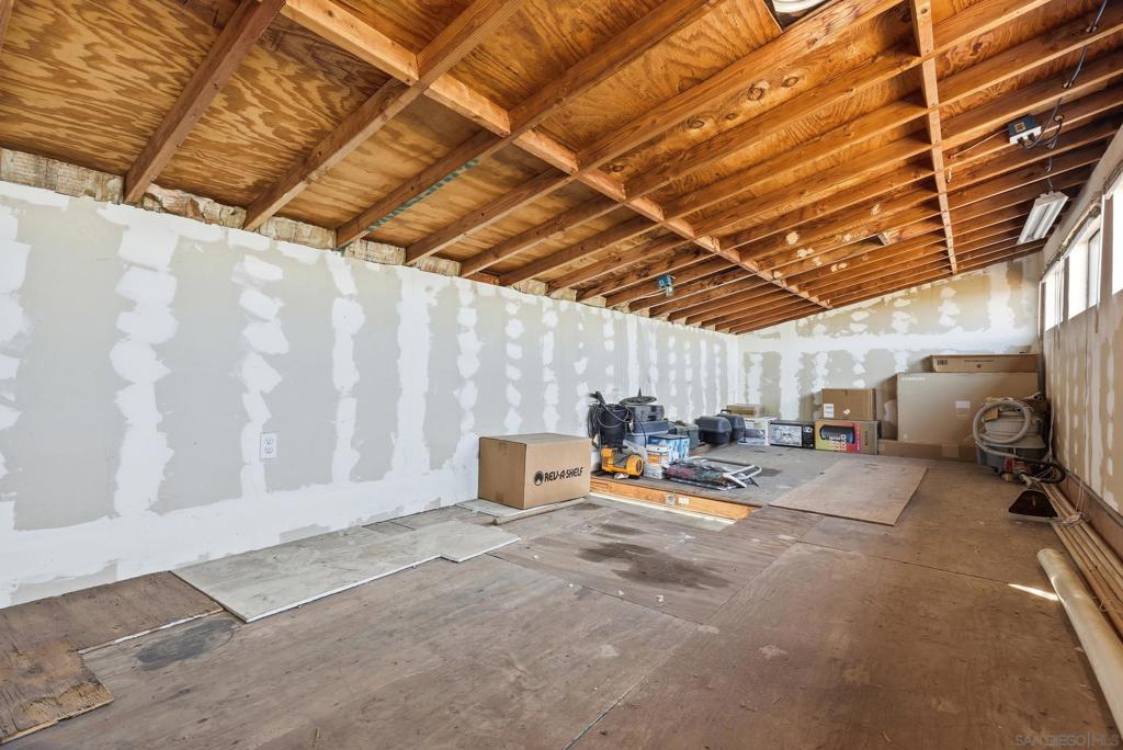 12886 Castle Court Drive Property Photo 37