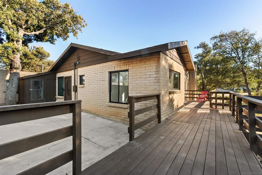 1392 Manzanita Property Photo 31