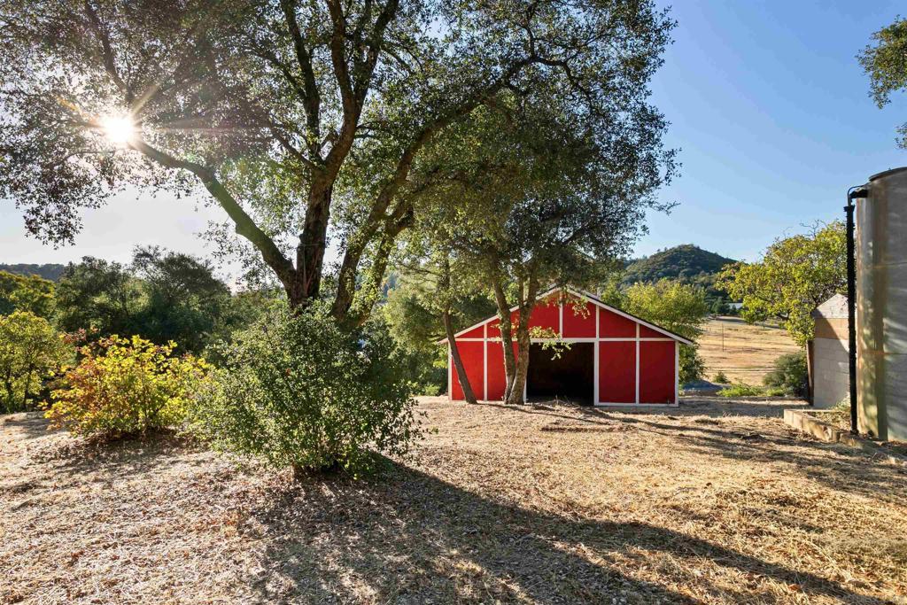 1392 Manzanita Property Photo 32