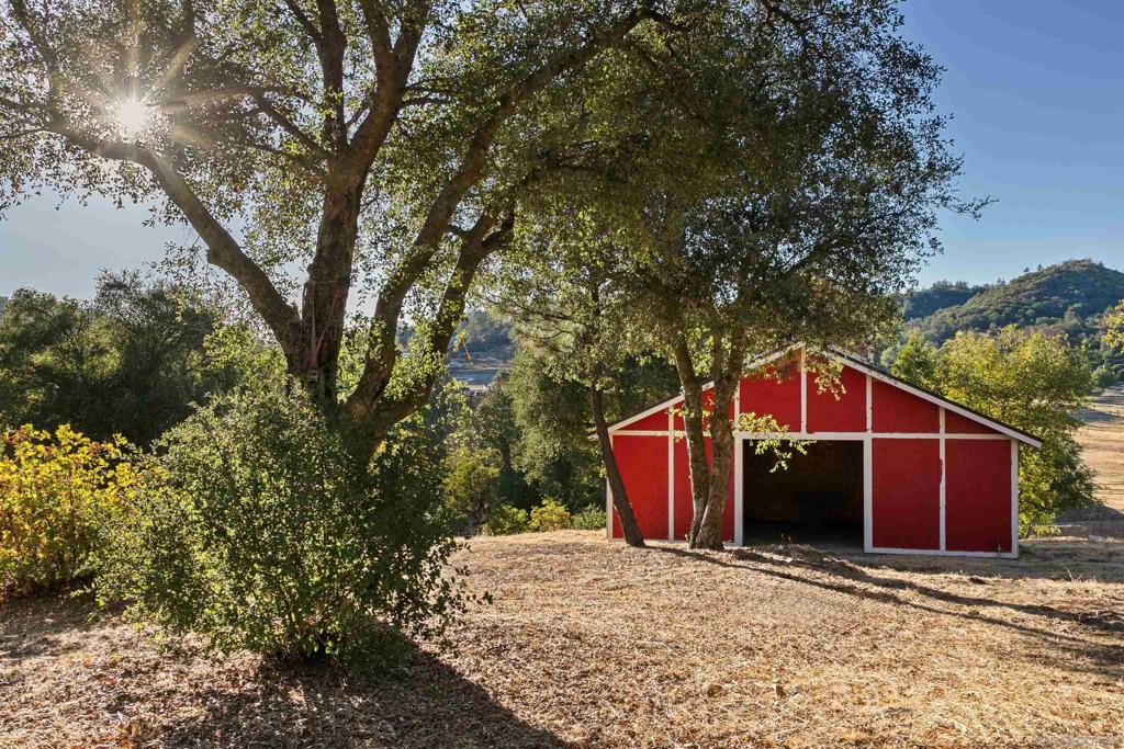 1392 Manzanita Property Photo 33