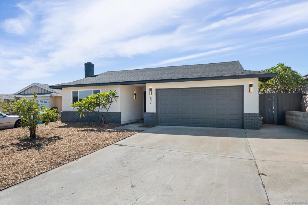832 Reef Drive Property Photo 2
