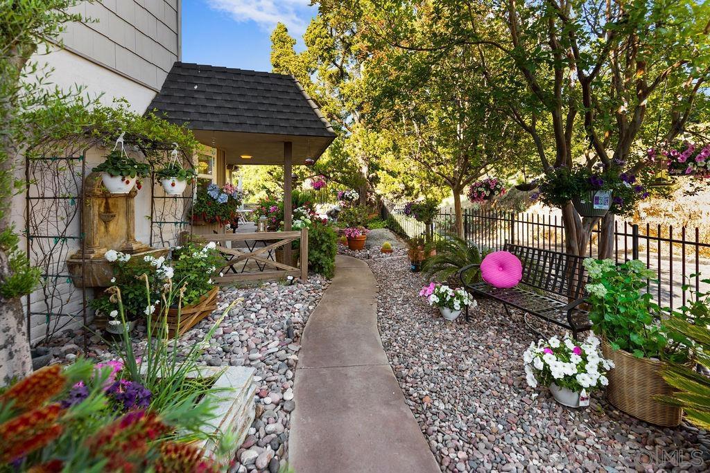 720 Sky Mountain Lane Property Photo 73