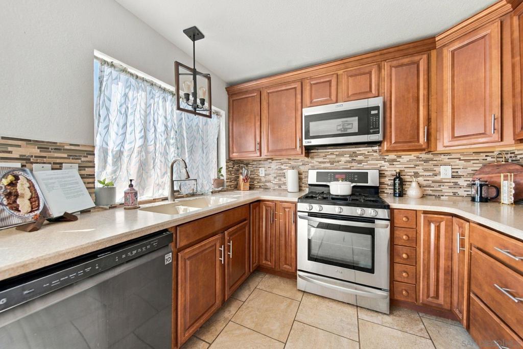 1235 27th Property Photo 10
