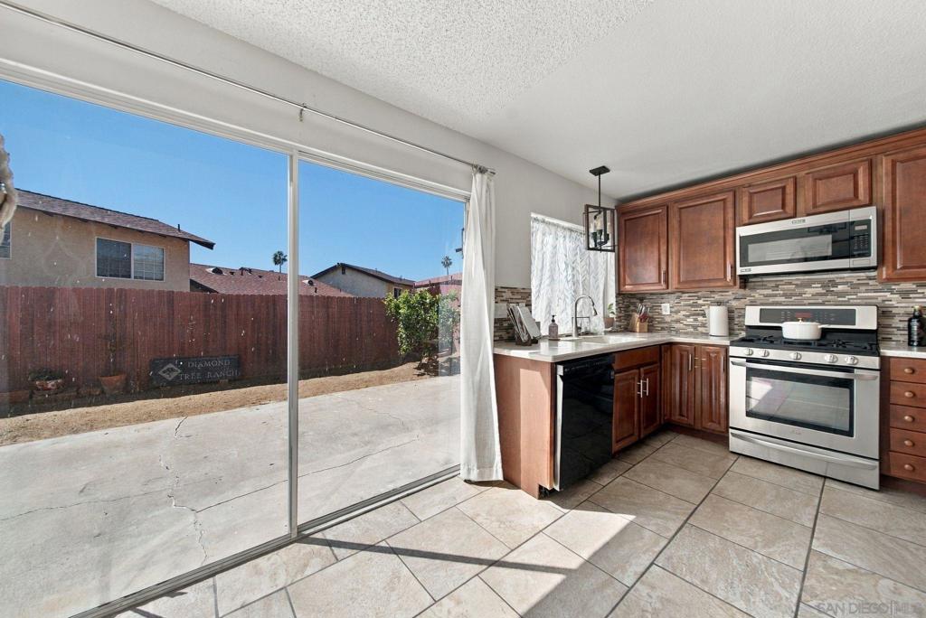 1235 27th Property Photo 12