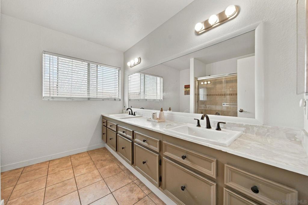 1235 27th Property Photo 18