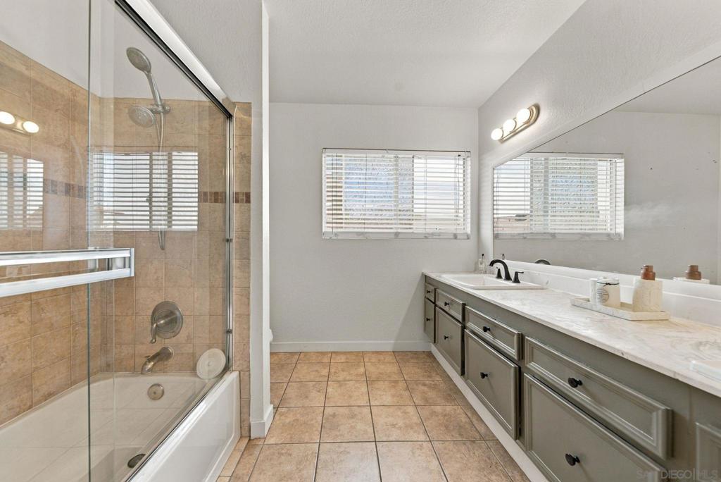 1235 27th Property Photo 19