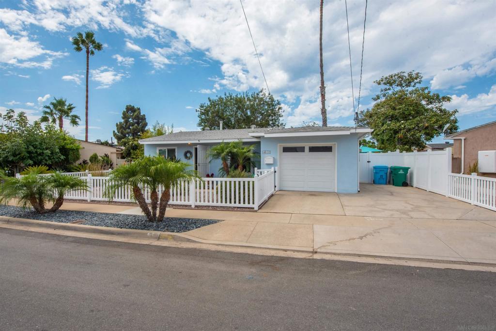 4612 Kleefeld Property Photo 1