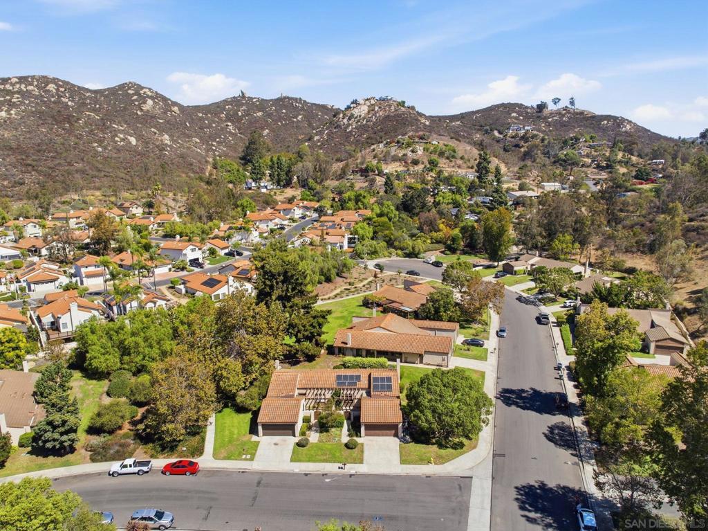 2099 Golden Circle Property Photo 1