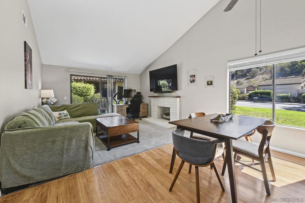 2099 Golden Circle Property Photo 5