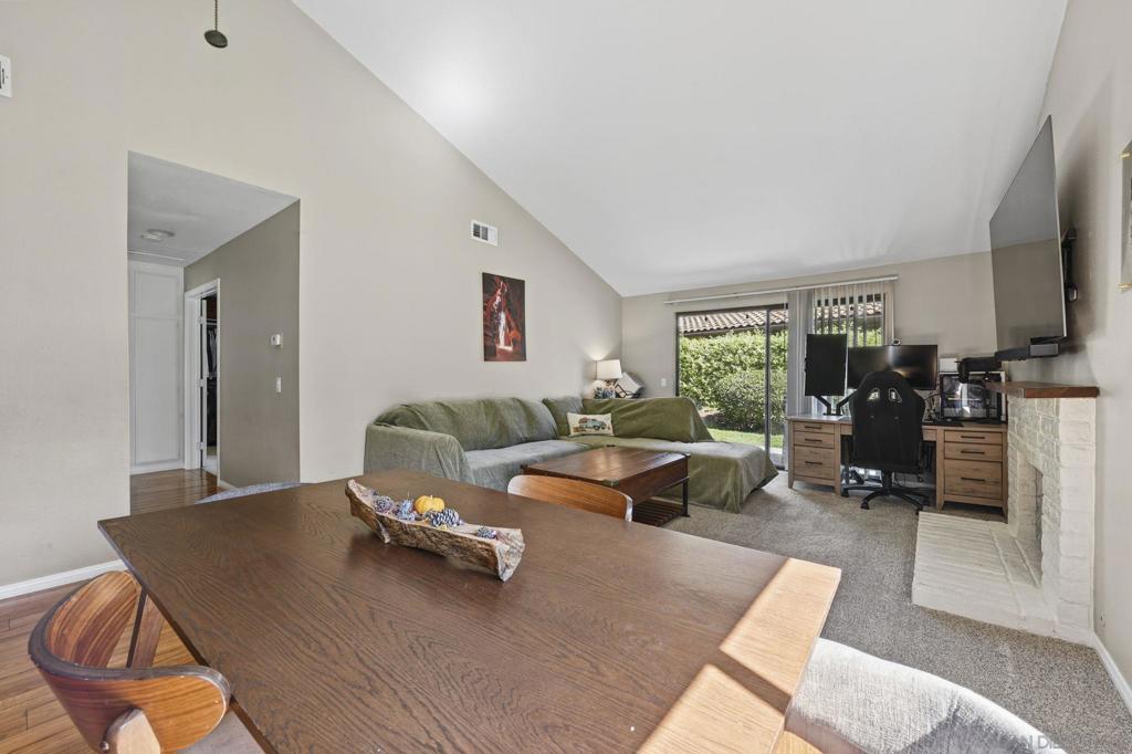 2099 Golden Circle Property Photo 6