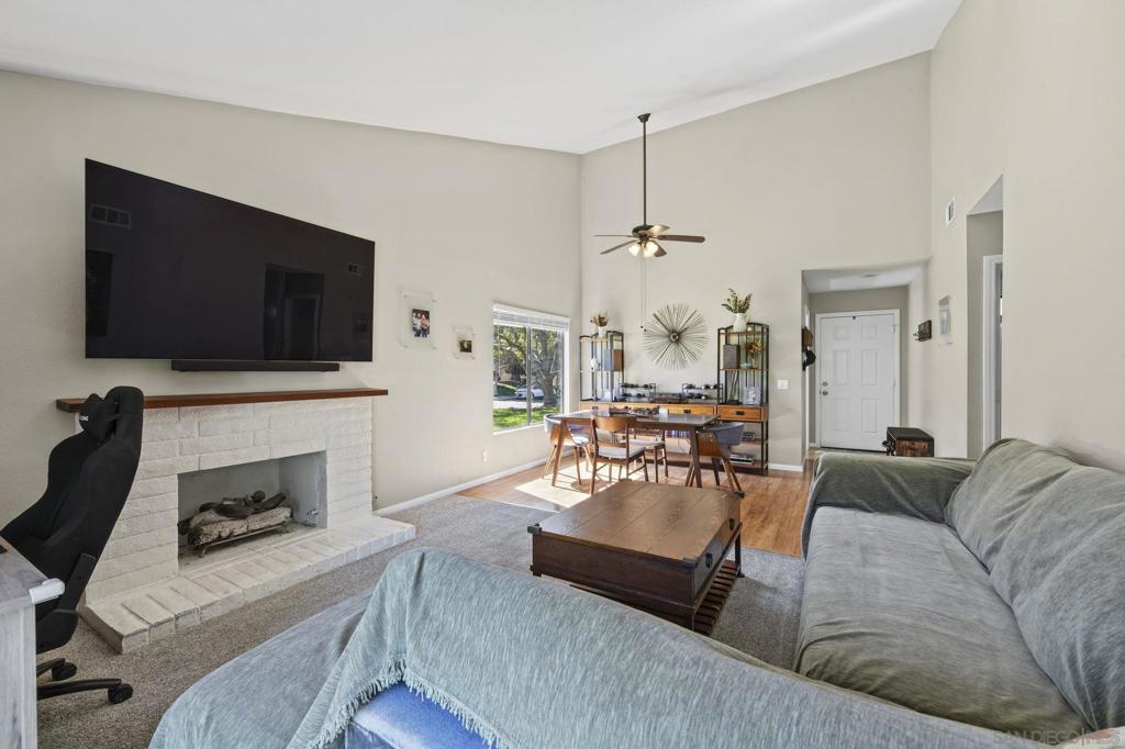 2099 Golden Circle Property Photo 8