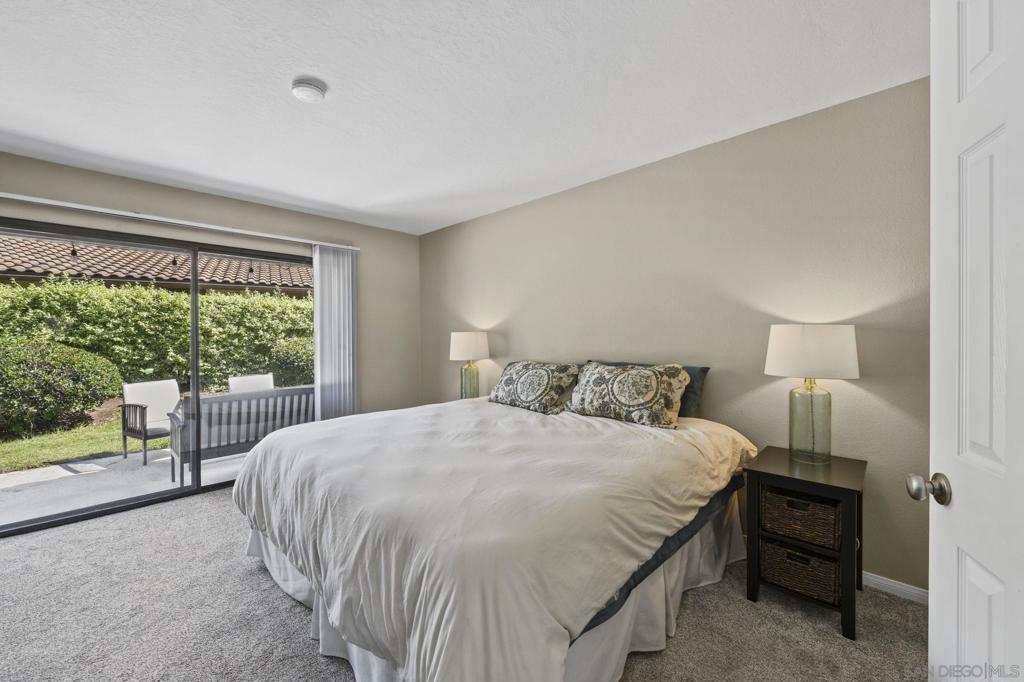 2099 Golden Circle Property Photo 10