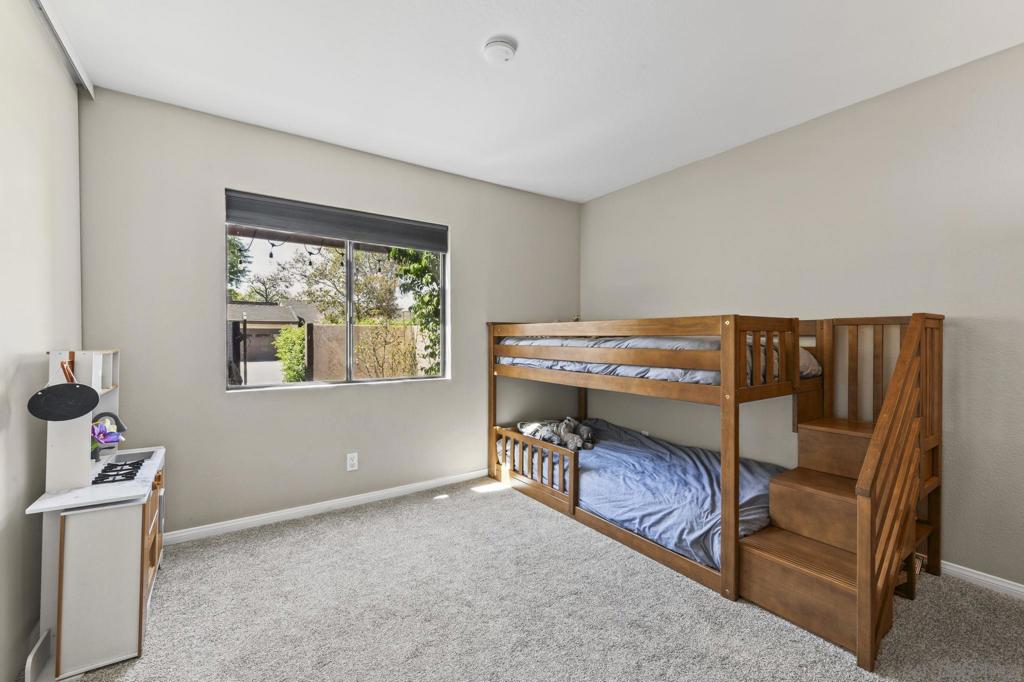 2099 Golden Circle Property Photo 13