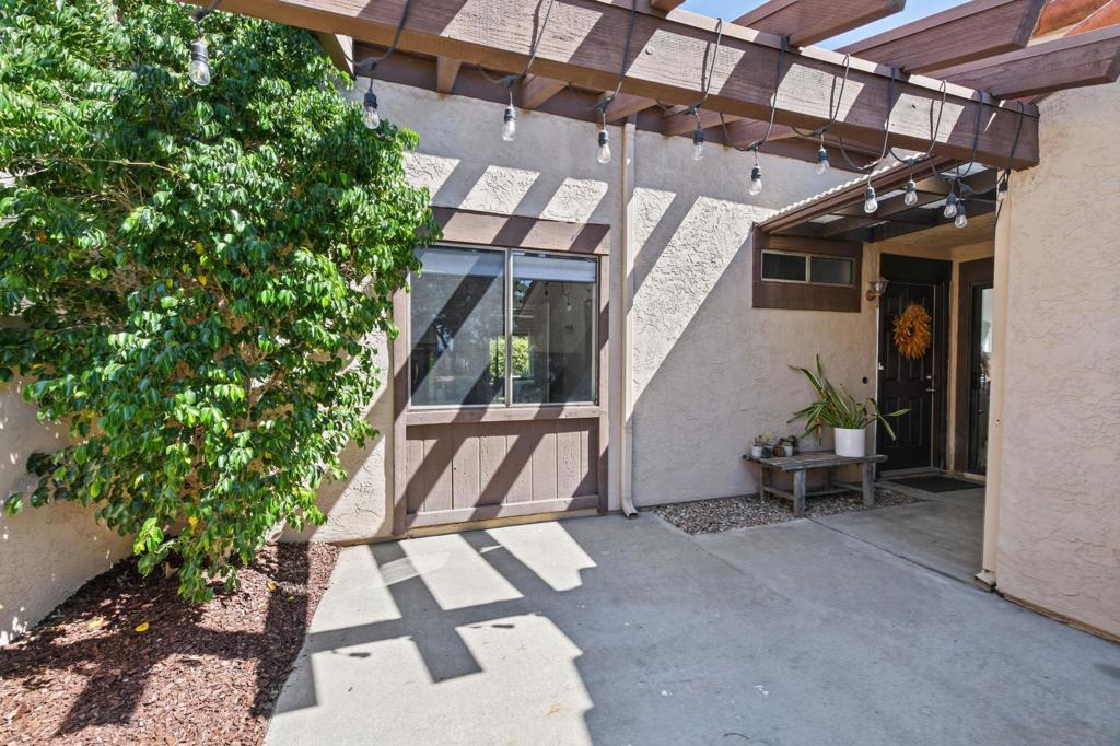 2099 Golden Circle Property Photo 17