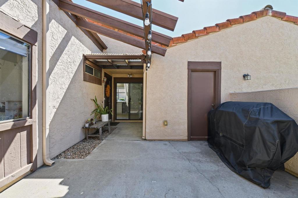 2099 Golden Circle Property Photo 20