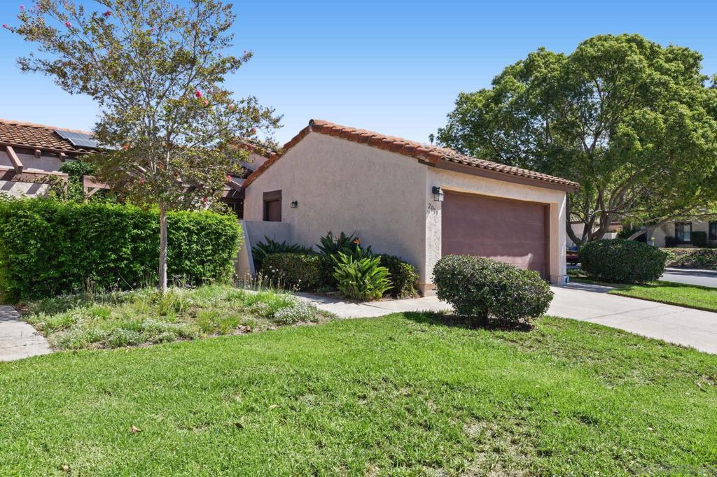 2099 Golden Circle Property Photo 21