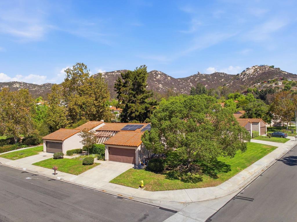 2099 Golden Circle Property Photo 22