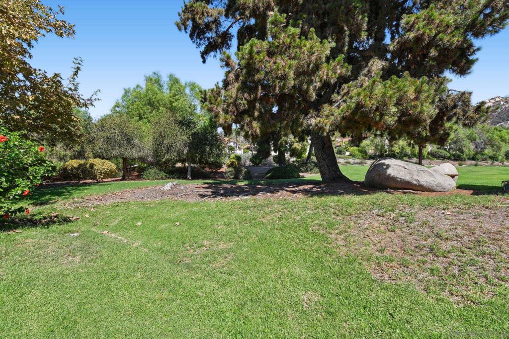 2099 Golden Circle Property Photo 23