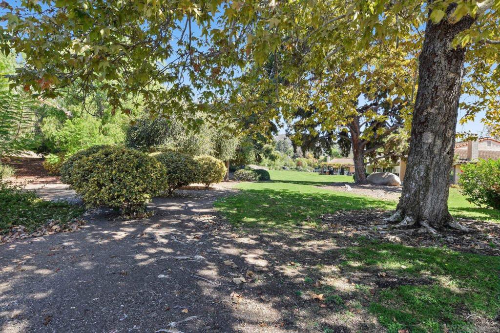 2099 Golden Circle Property Photo 24
